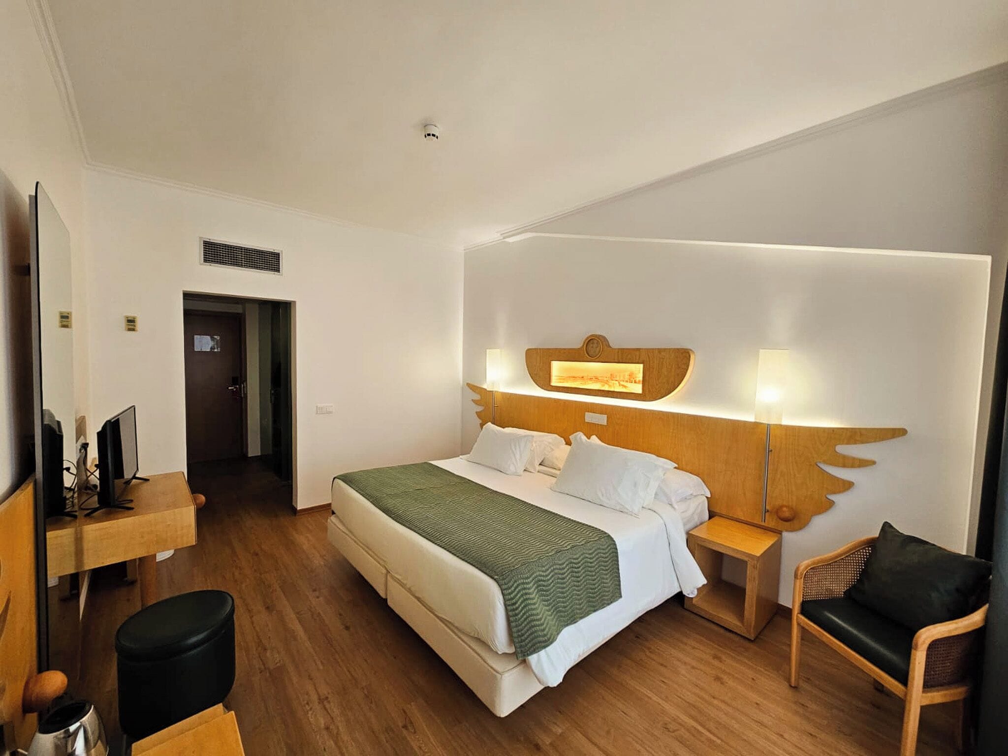 In-room safe, blackout curtains, free WiFi, bed sheets