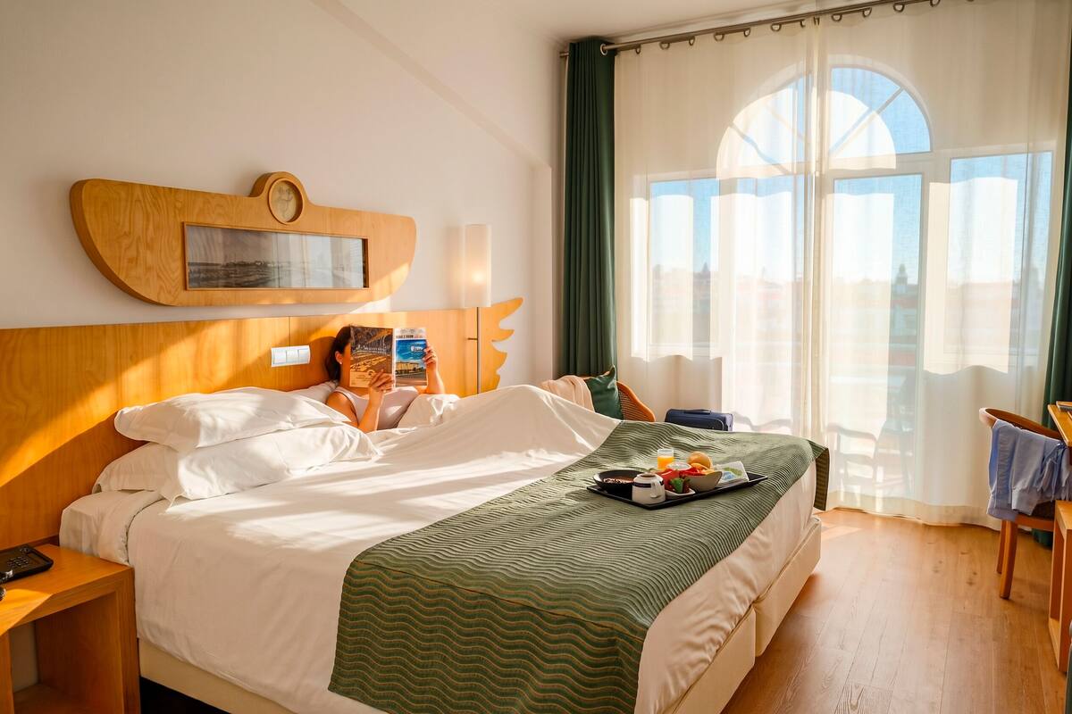 Comfort Double or Twin Room | In-room safe, blackout drapes, WiFi (free), bed sheets
