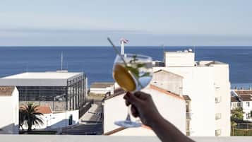 Junior Studio Suite, 1 Bedroom, Balcony, Ocean View | Blackout drapes, free WiFi, bed sheets