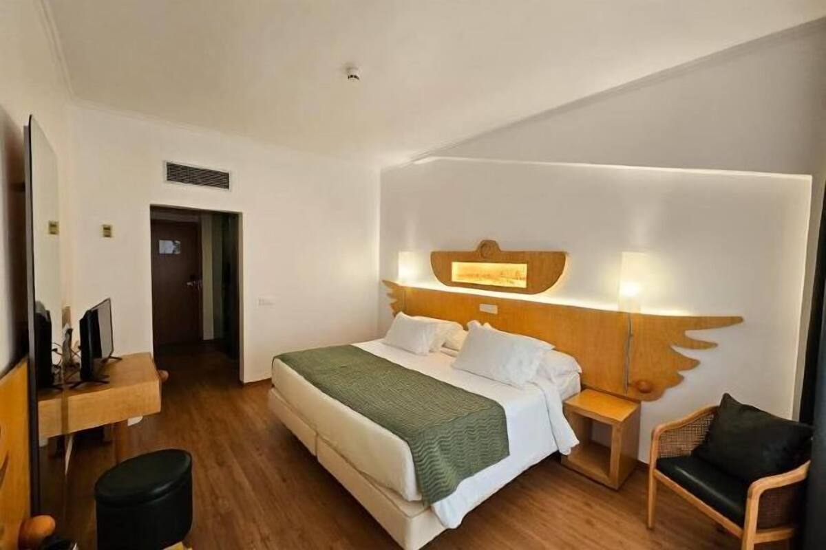 In-room safe, blackout drapes, WiFi (free), bed sheets