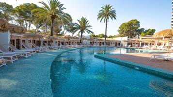 Premium bedding, down duvets, minibar, in-room safe