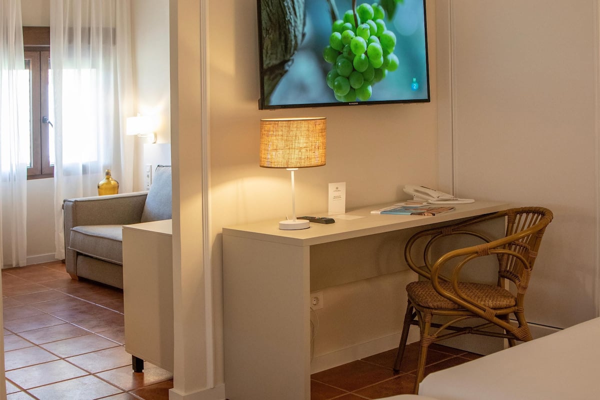 1 dormitori, roba de llit d'alta qualitat, cobrellits i minibar