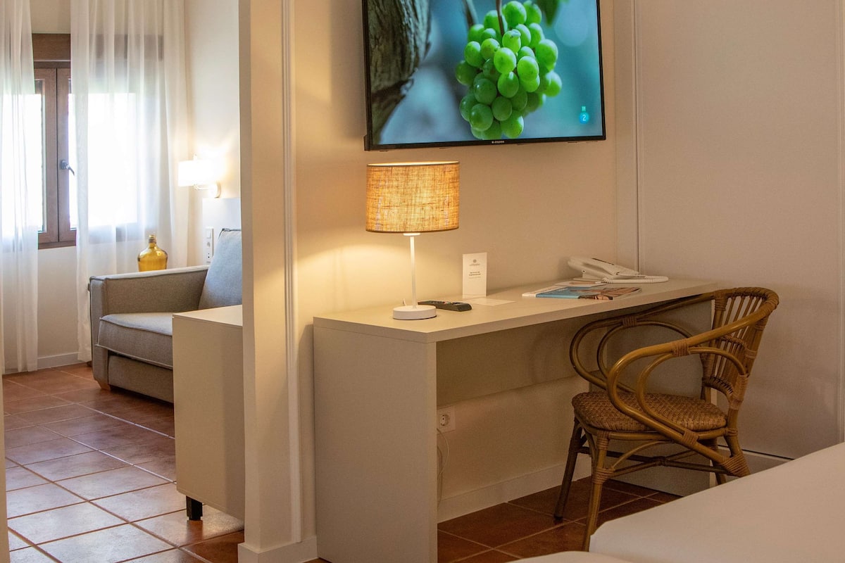 1 Schlafzimmer, hochwertige Bettwaren, Daunenbettdecken, Minibar