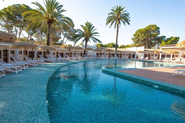 Outdoor pool, open 11:00 AM to 7:00 PM, pool umbrellas, sun loungers