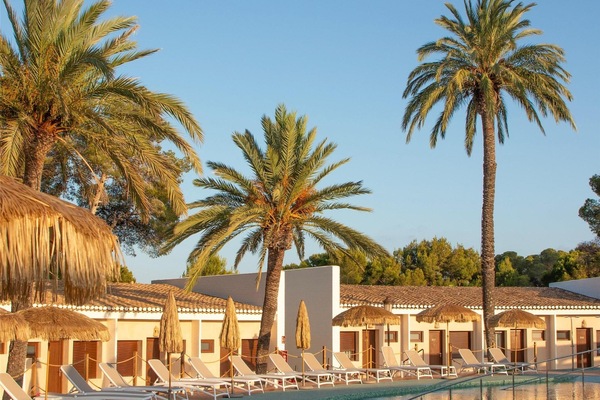 Outdoor pool, open 11:00 AM to 7:00 PM, pool umbrellas, sun loungers