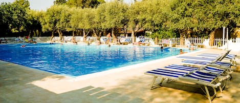 Sæsonbestemt udendørs pool