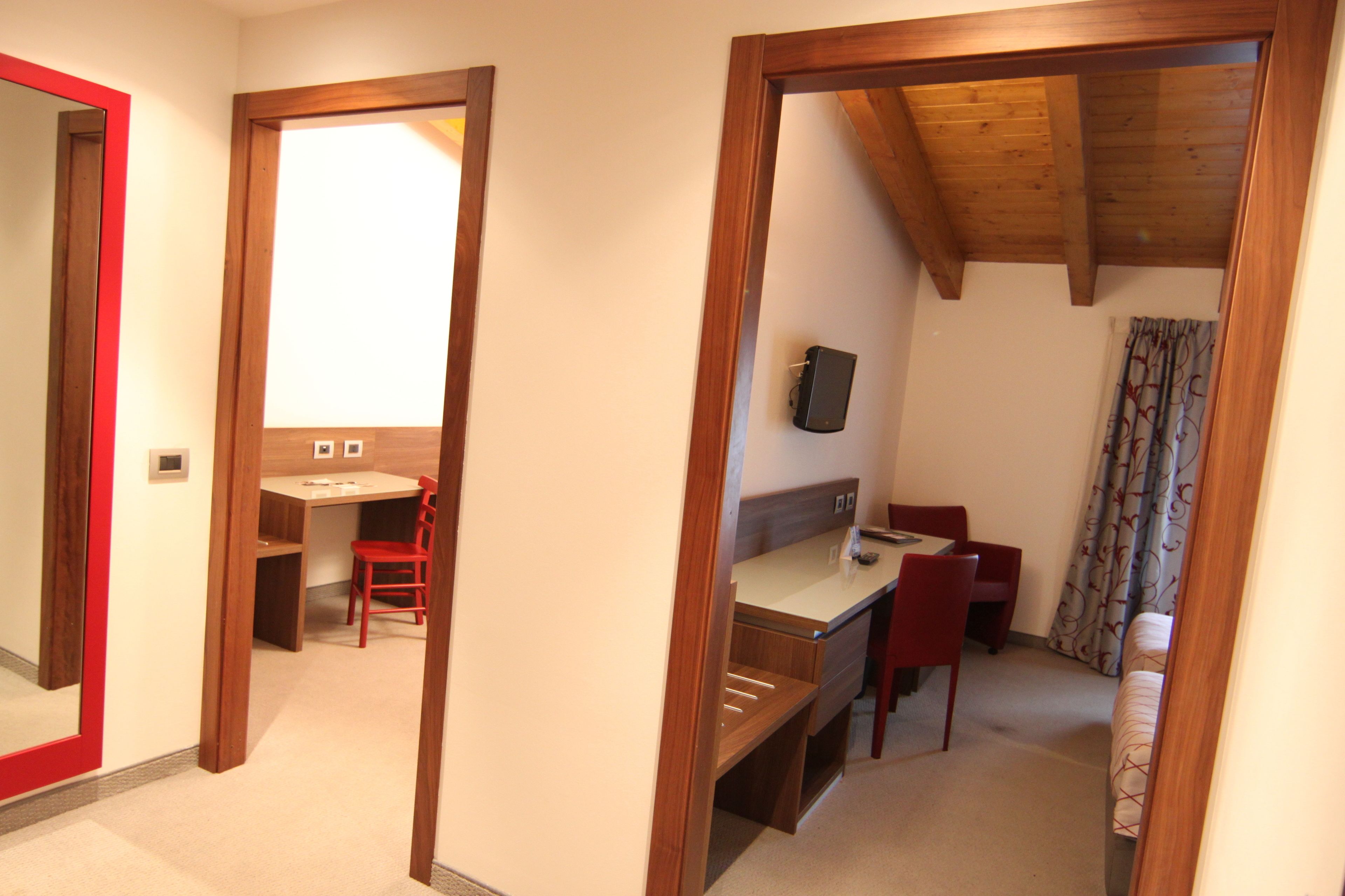 triple room | premium bedding, minibar, in-room safe, desk