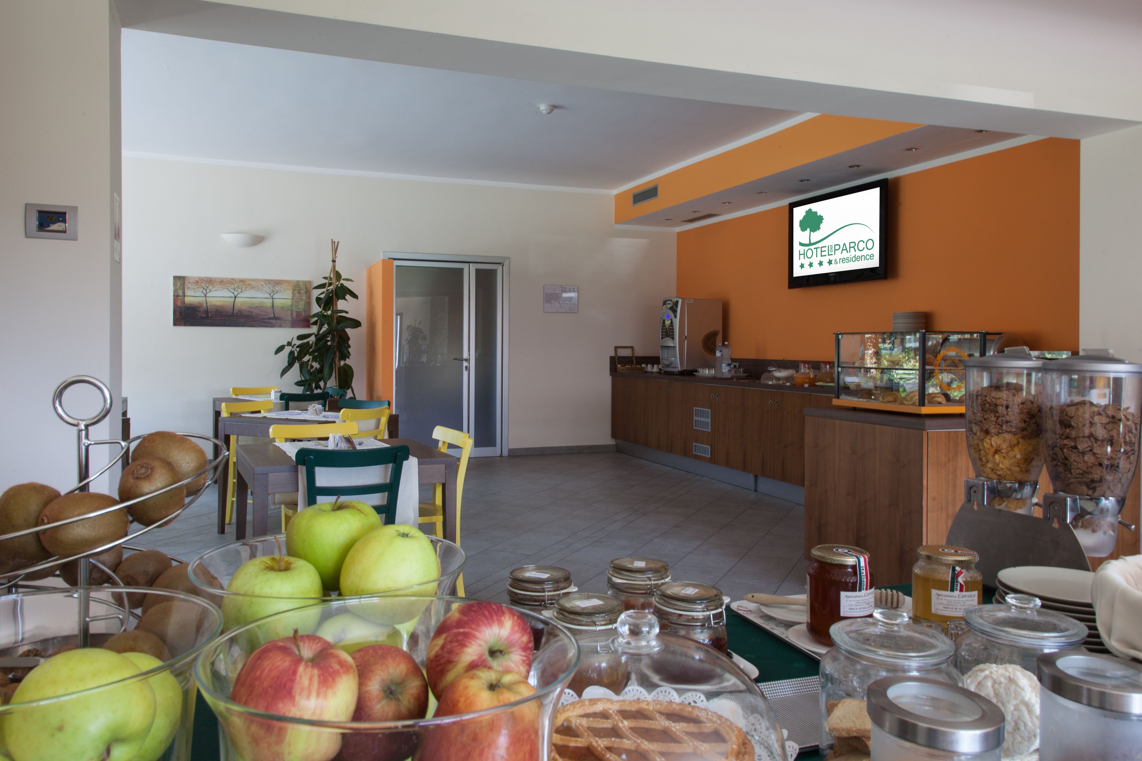 daily cooked-to-order breakfast (eur 12 per person)