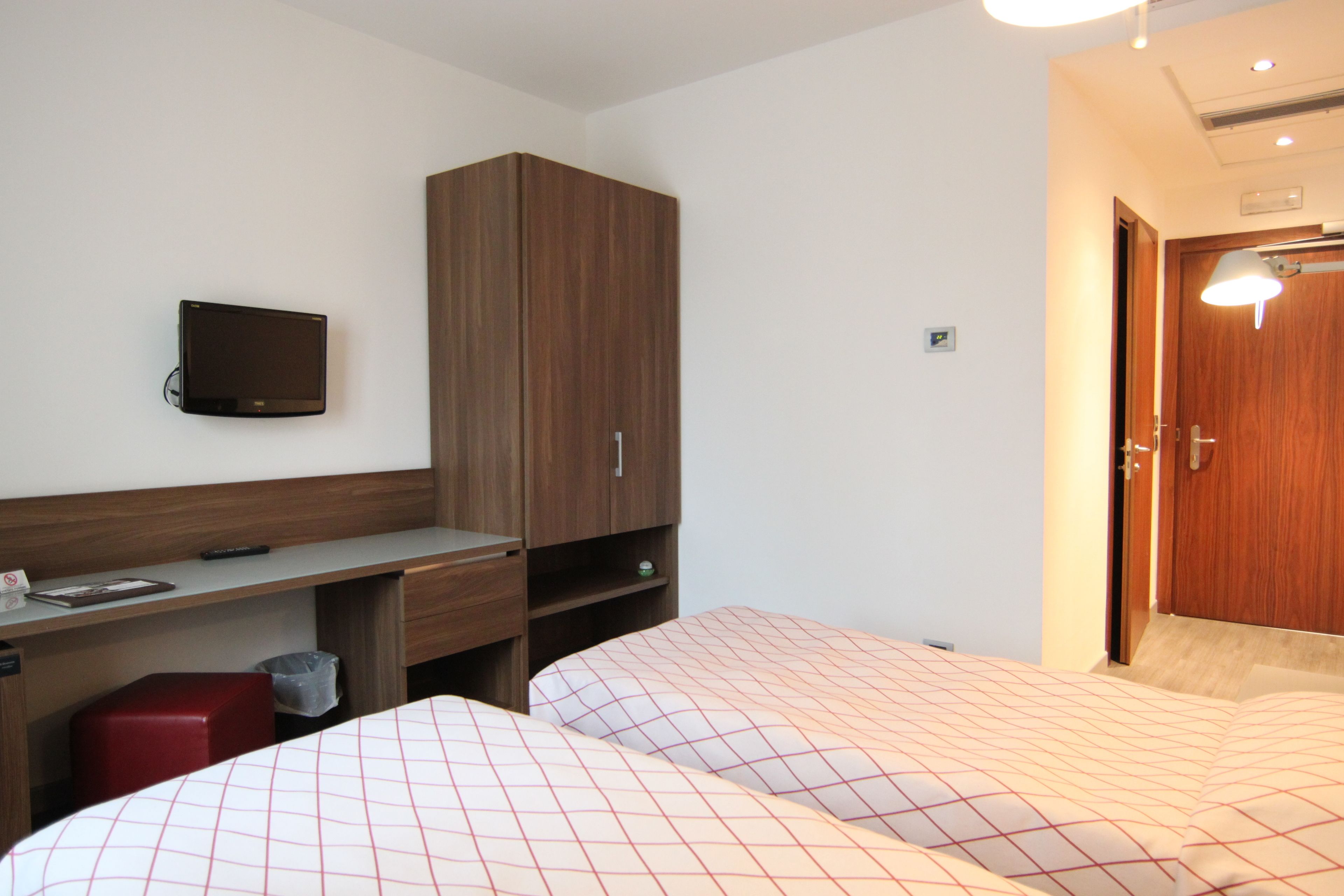 Minibar, coffres-forts dans les chambres, chambres insonorisées
