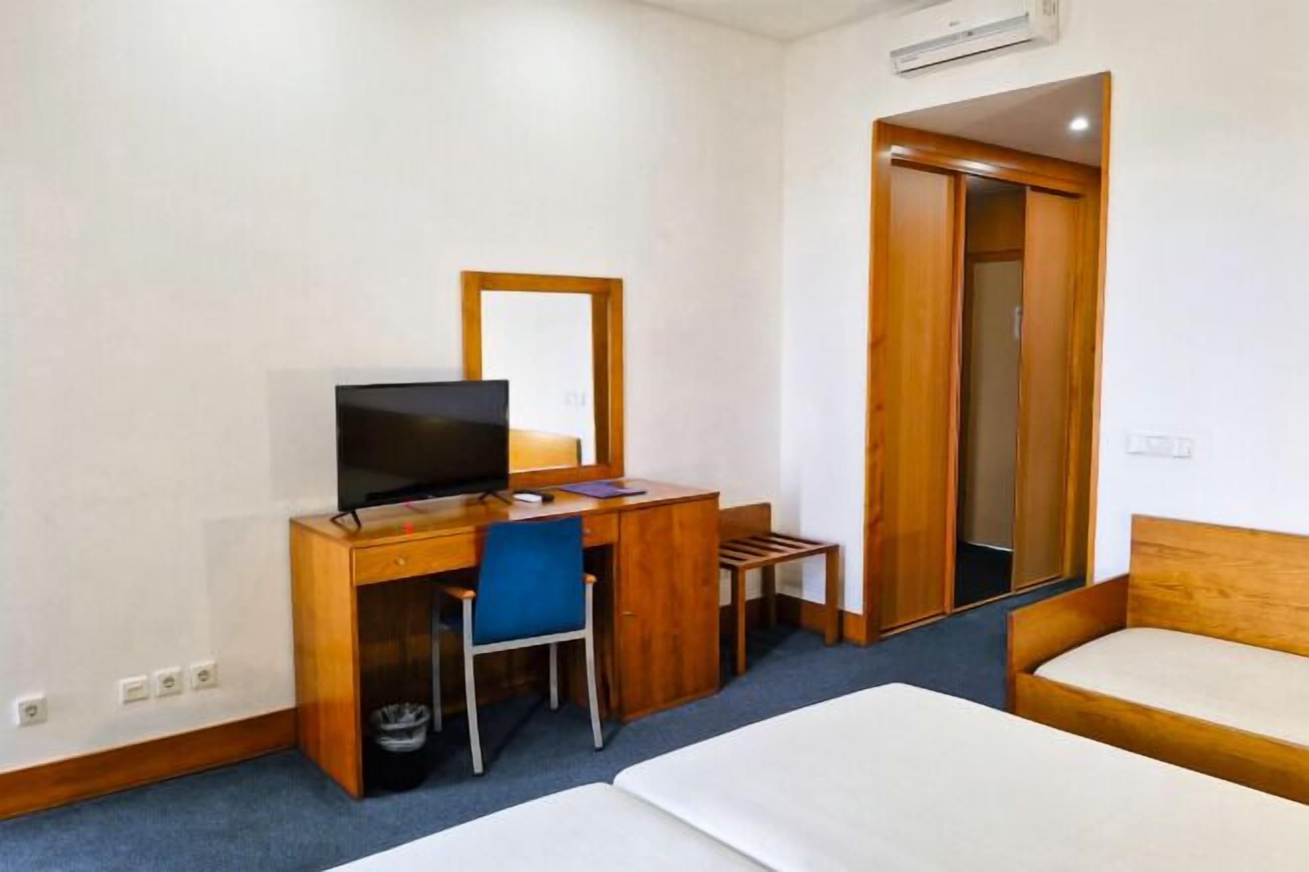 Minibar, cortines opaques, wifi gratuïta i roba de llit 