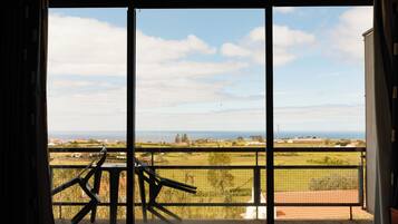 Standard Apartment, 1 Bedroom (4 people) | Blick vom Balkon