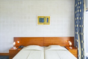 Minibar, in-room safe, blackout curtains, free WiFi - Hotel Colombo (Vila do Porto)
