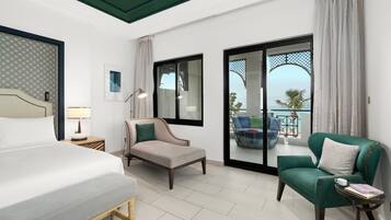 Familienzimmer, 2 Queen-Betten (Beach Front) | Hochwertige Bettwaren, Zimmersafe, Schreibtisch