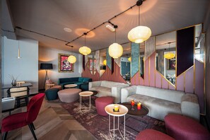 2 间餐厅，供应早餐