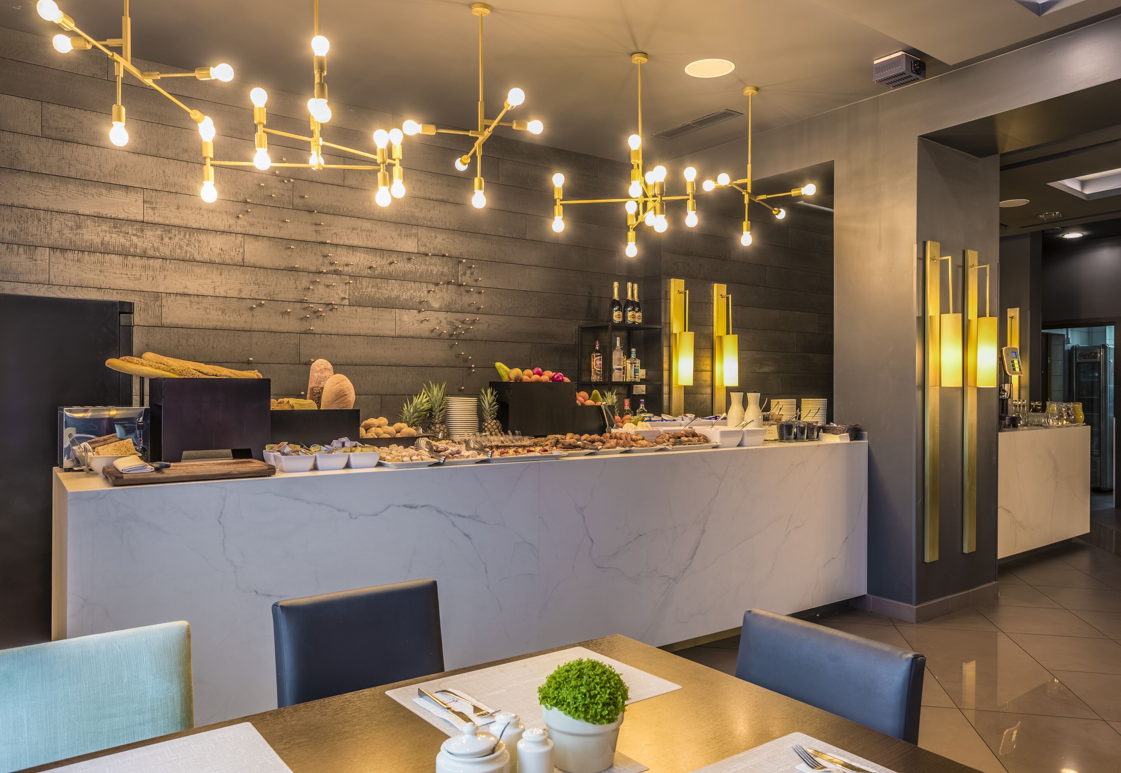 daily continental breakfast (pln 60 per person)