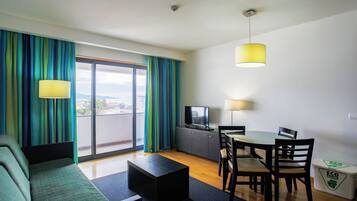 Standard Apartment, 2 Bedrooms | Living area
