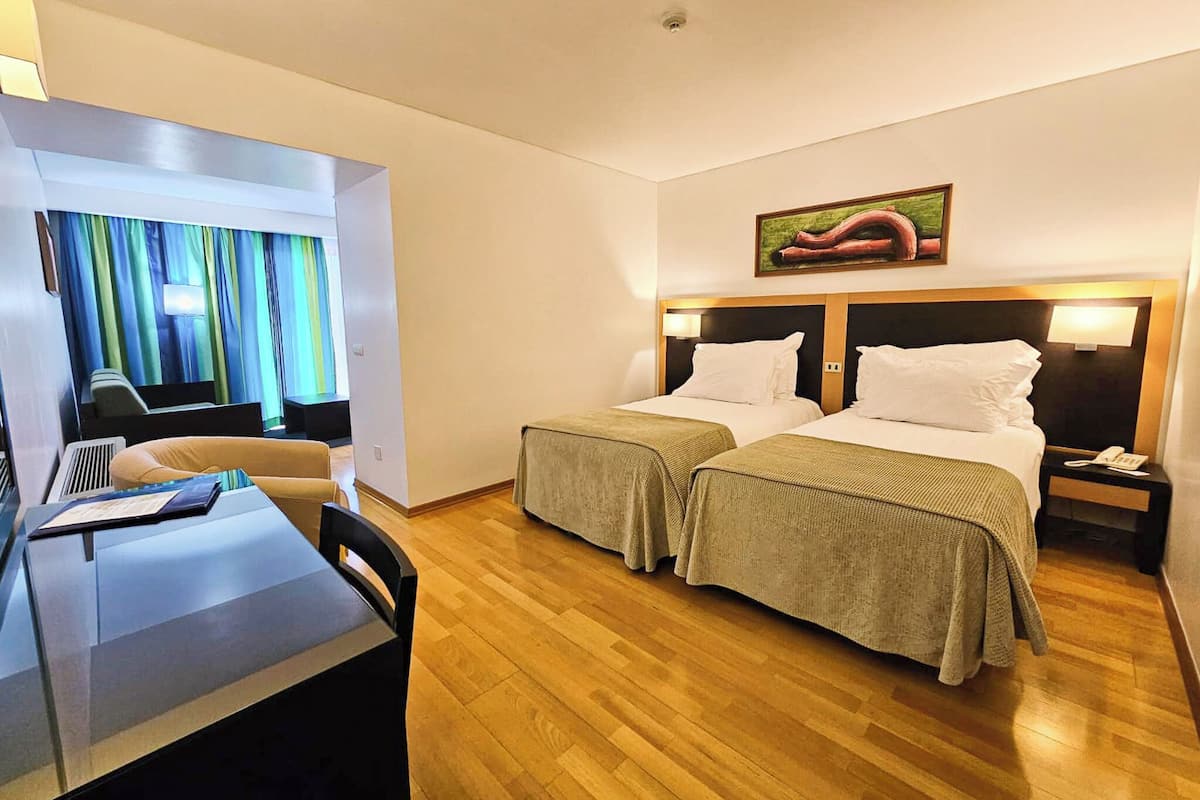 Studio | Minibar, Zimmersafe, Schreibtisch, laptopgeeigneter Arbeitsplatz