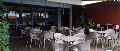 Bar (di hartanah)