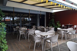 Bar (on property) - Antillia Hotel (Ponta Delgada)