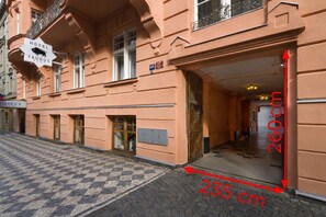Self-parking (surcharge) - Hotel Taurus (Prague)