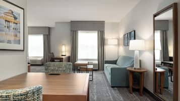 Studio, 1 King Bed, Accessible, Non Smoking (Mobility & Hearing, Roll-in Shower) | Premium bedding, pillowtop beds, desk, laptop workspace