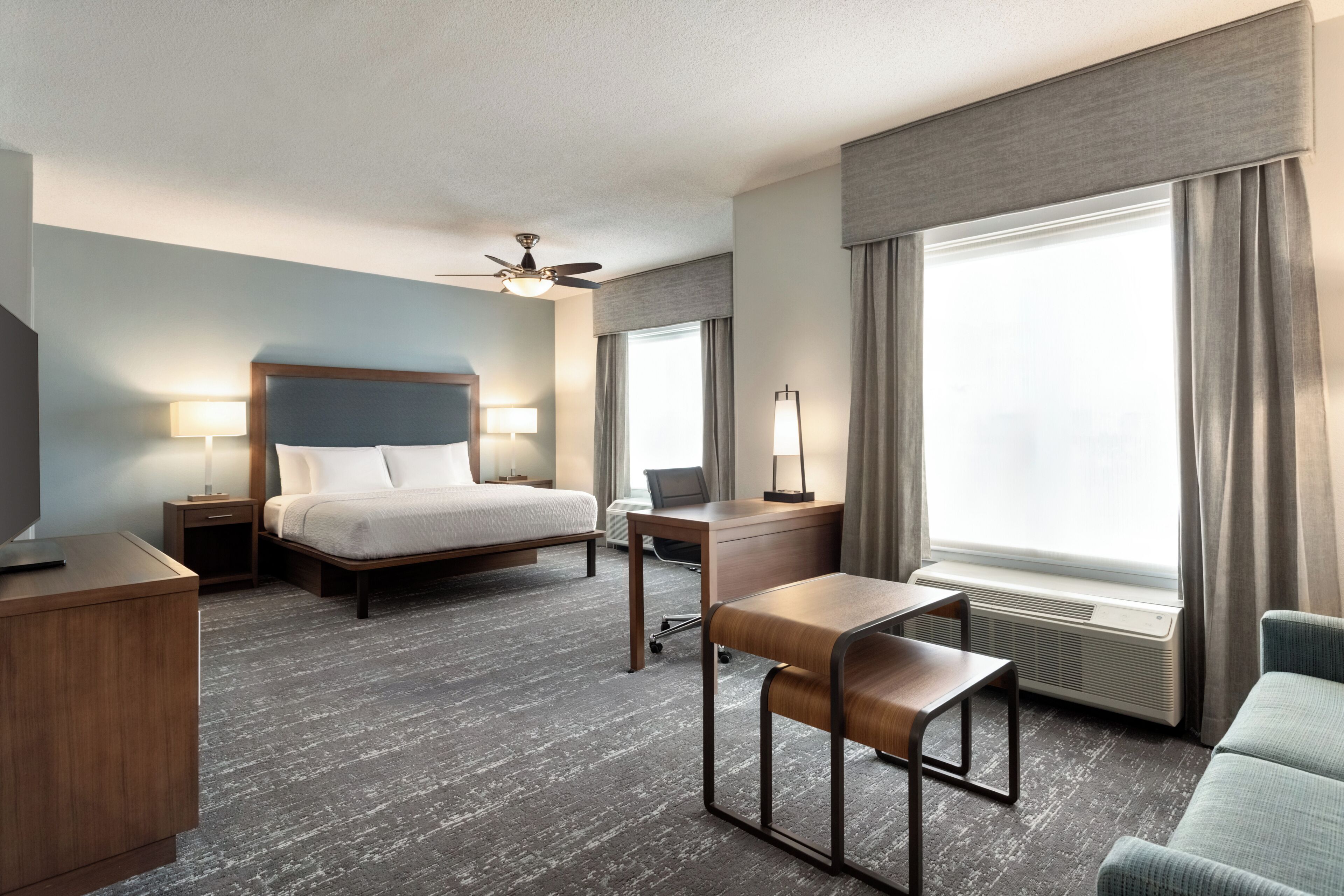 Studio, 1 King Bed, Accessible, Non Smoking (Mobility & Hearing, Roll-in Shower)
