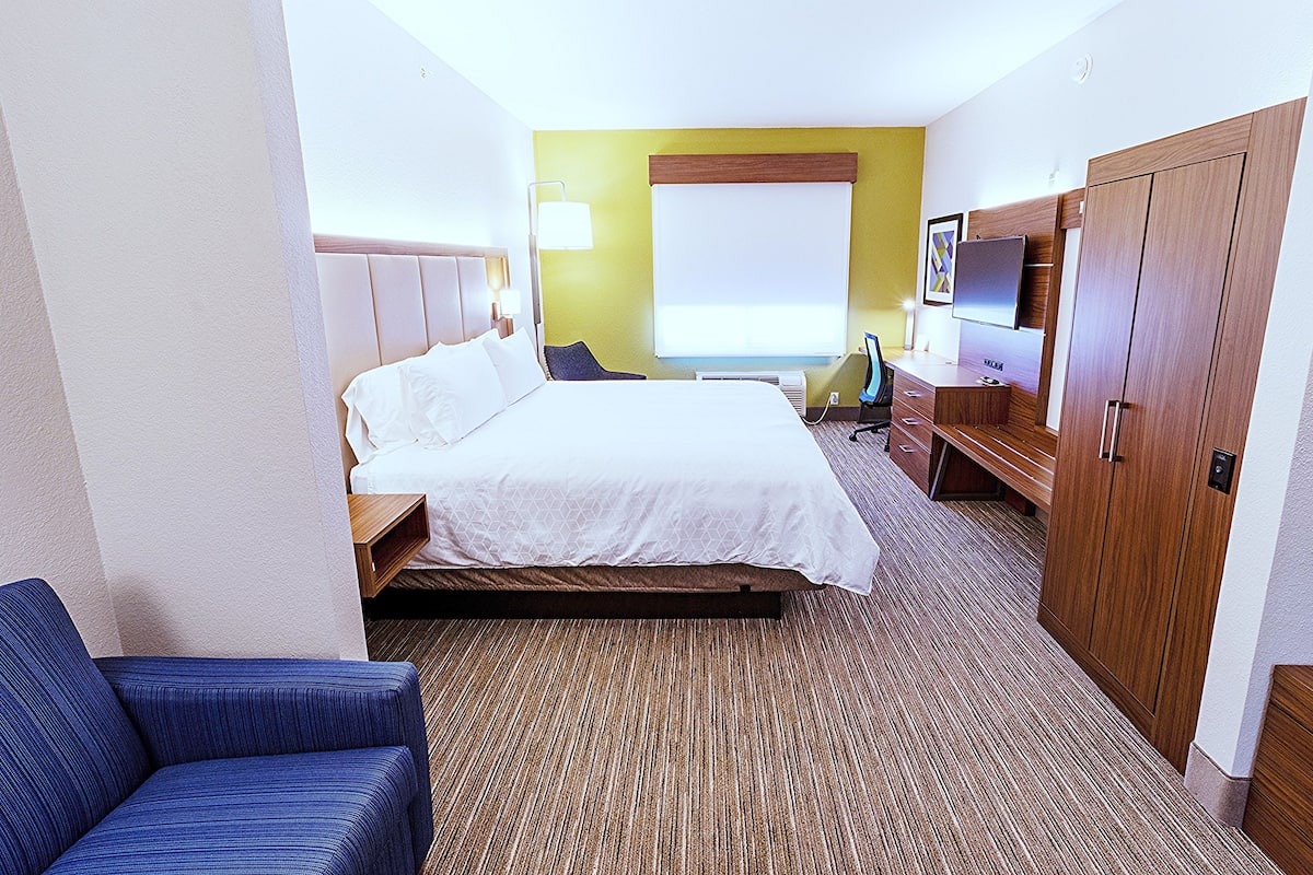 Suite, 1 King Bed | 1 bedroom, in-room safe, desk, iron/ironing board