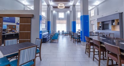 Holiday Inn Express Hotel & Suites Crestview by IHG