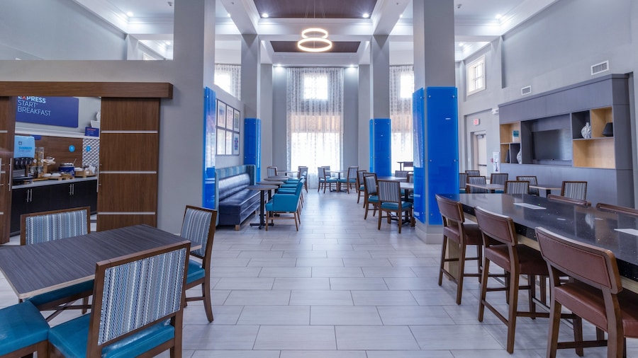 Holiday Inn Express Hotel & Suites Crestview by IHG