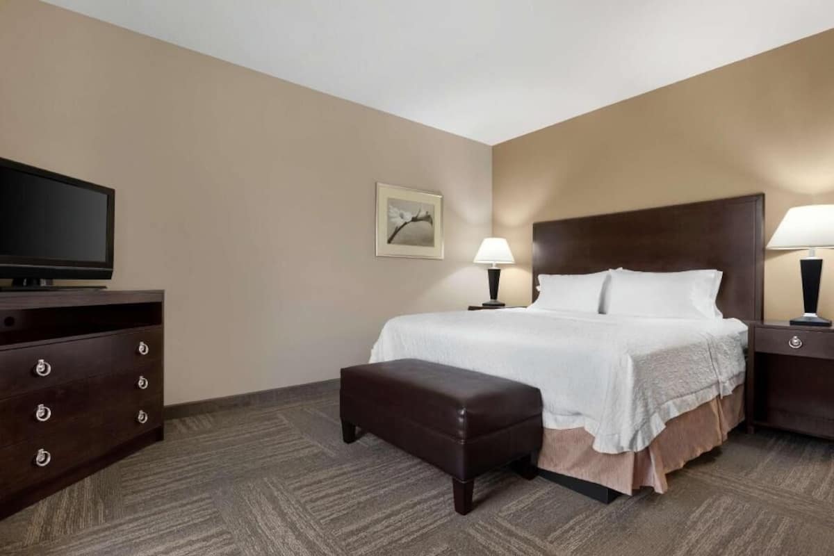 Premium bedding, pillowtop beds, minibar, in-room safe