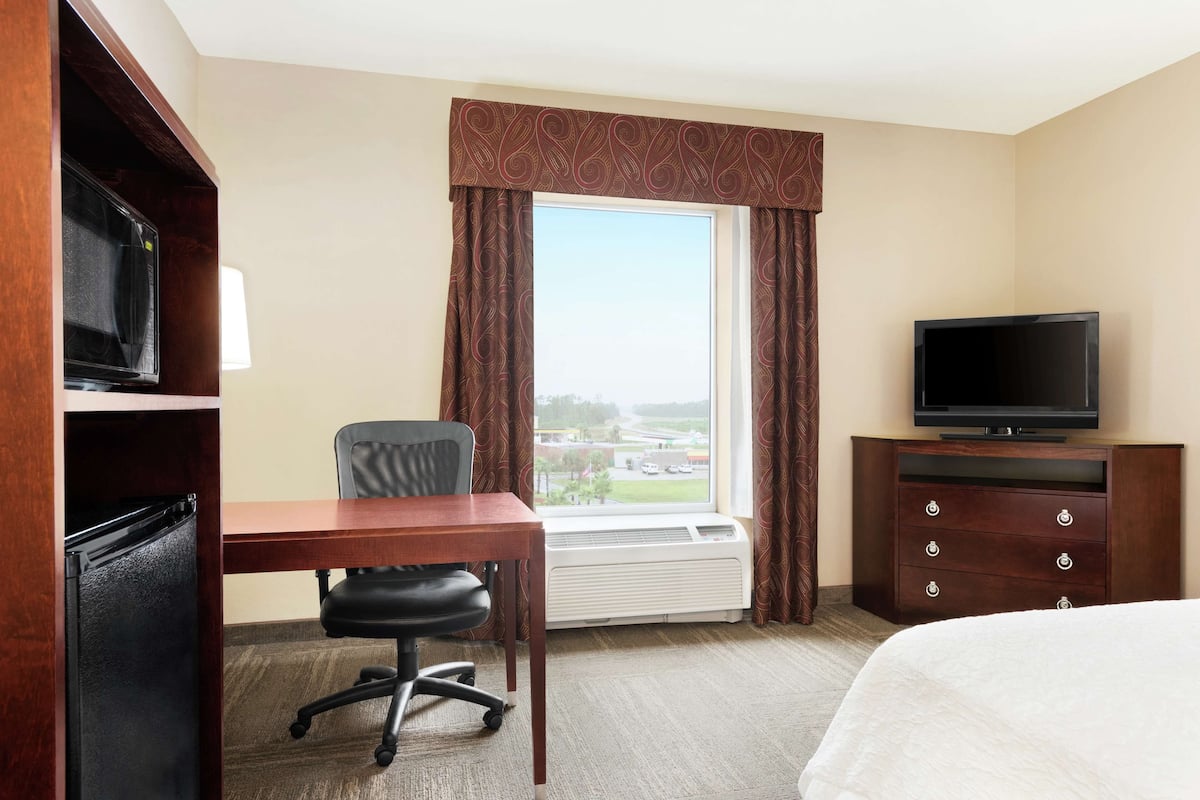 Premium bedding, pillowtop beds, minibar, in-room safe