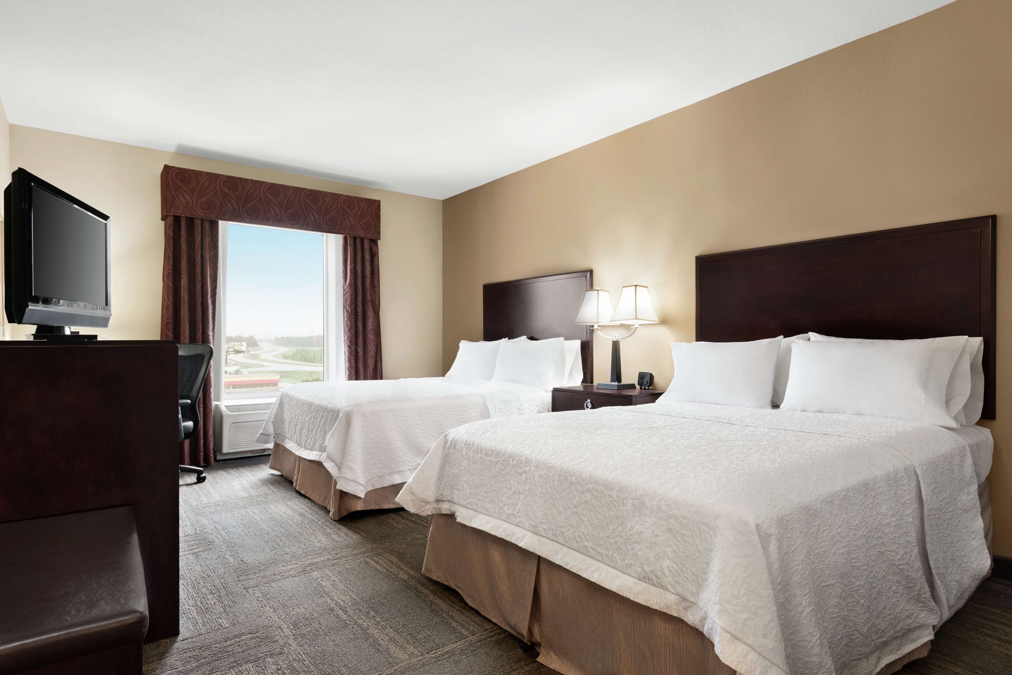 premium bedding, pillow-top beds, minibar, in-room safe