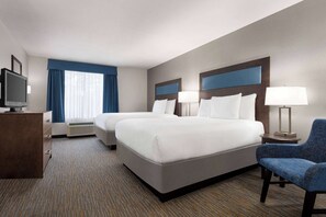 Desk, free cots/infant beds, rollaway beds, free WiFi - Wingate By Wyndham Southport (Southport)