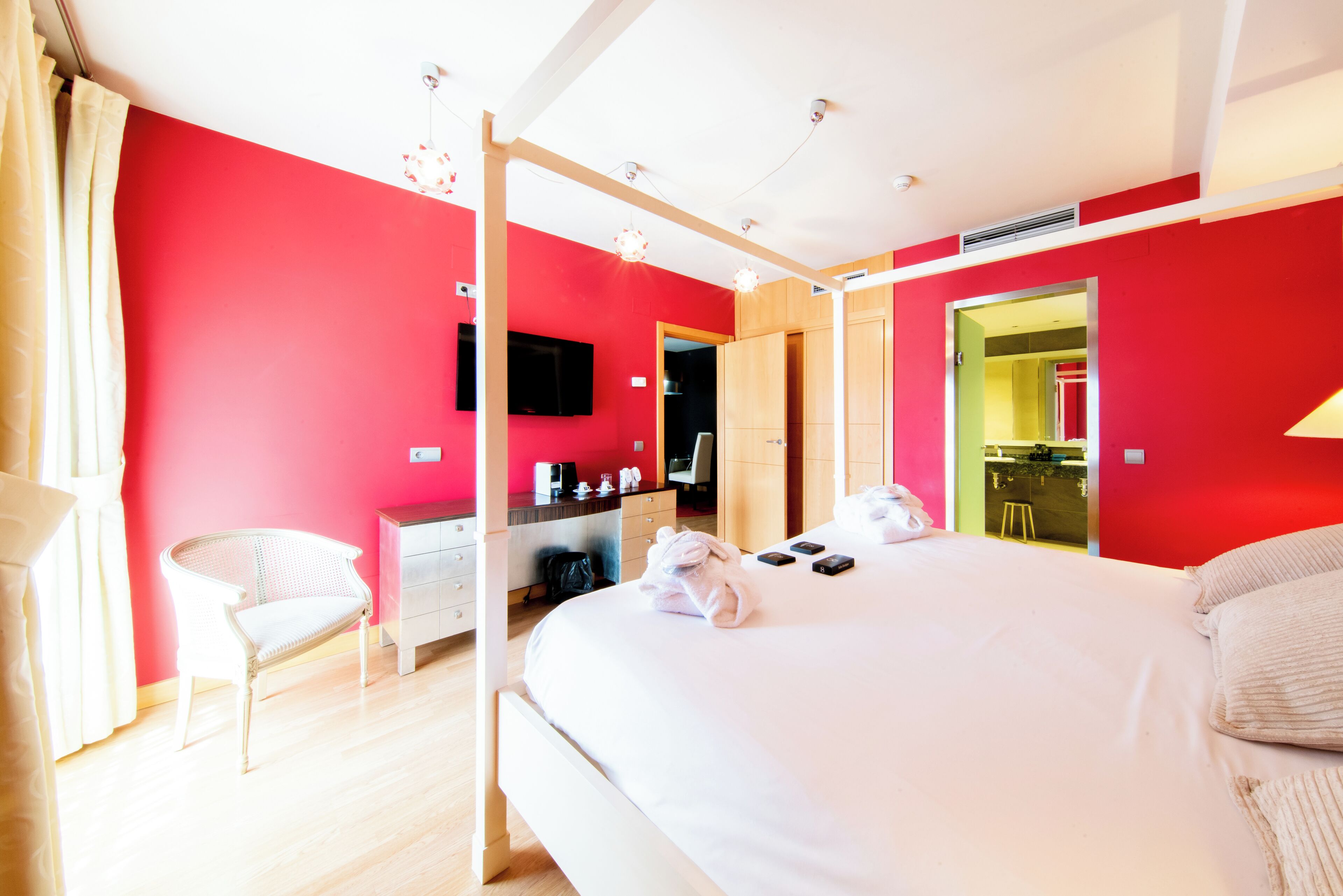 suite | 1 bedroom, minibar, in-room safe, desk