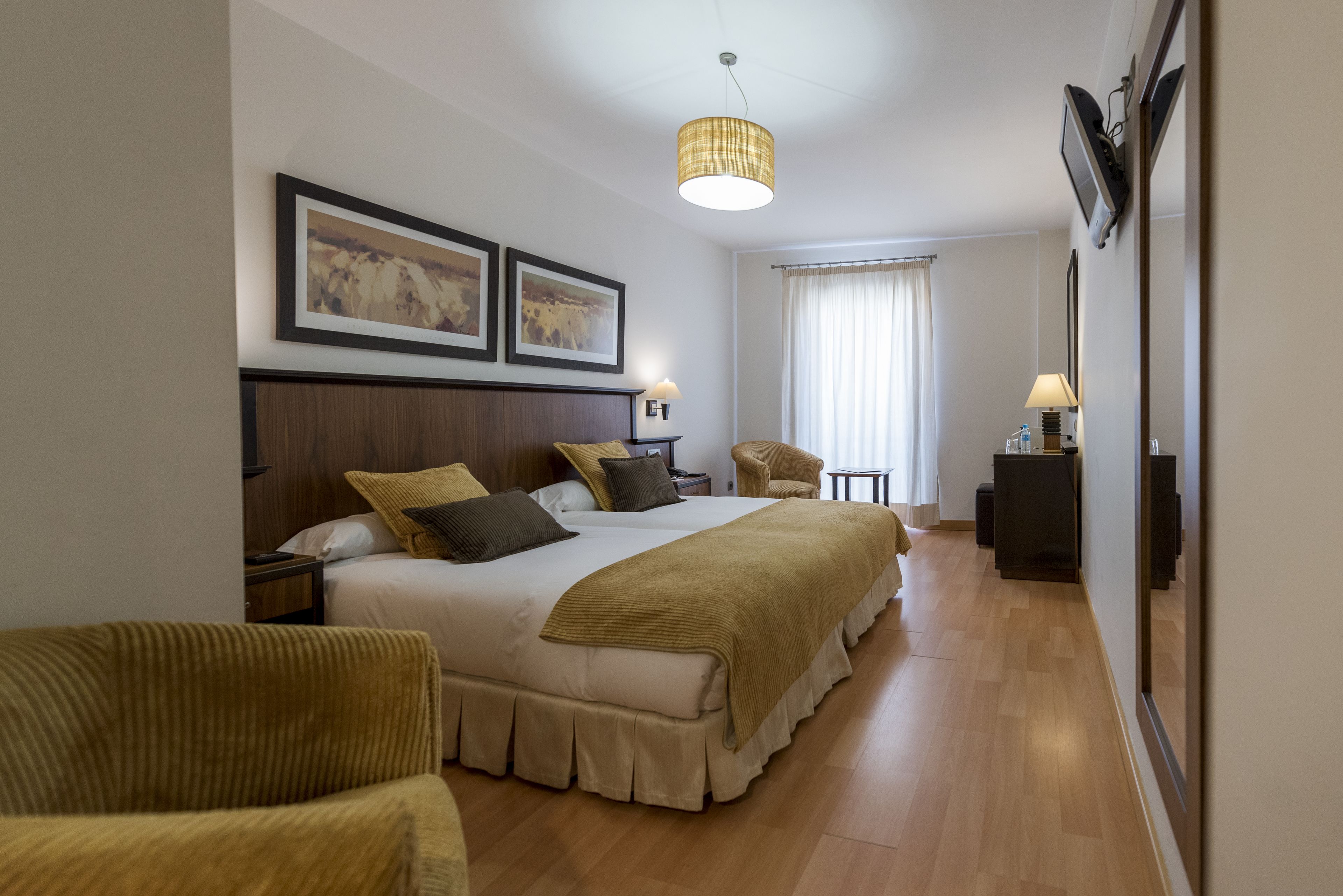 1 bedroom, minibar, in-room safe, desk