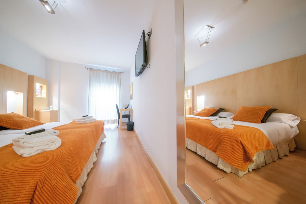 double or twin room | 1 bedroom, minibar, in-room safe, desk