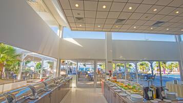 Café da manhã com buffet grátis