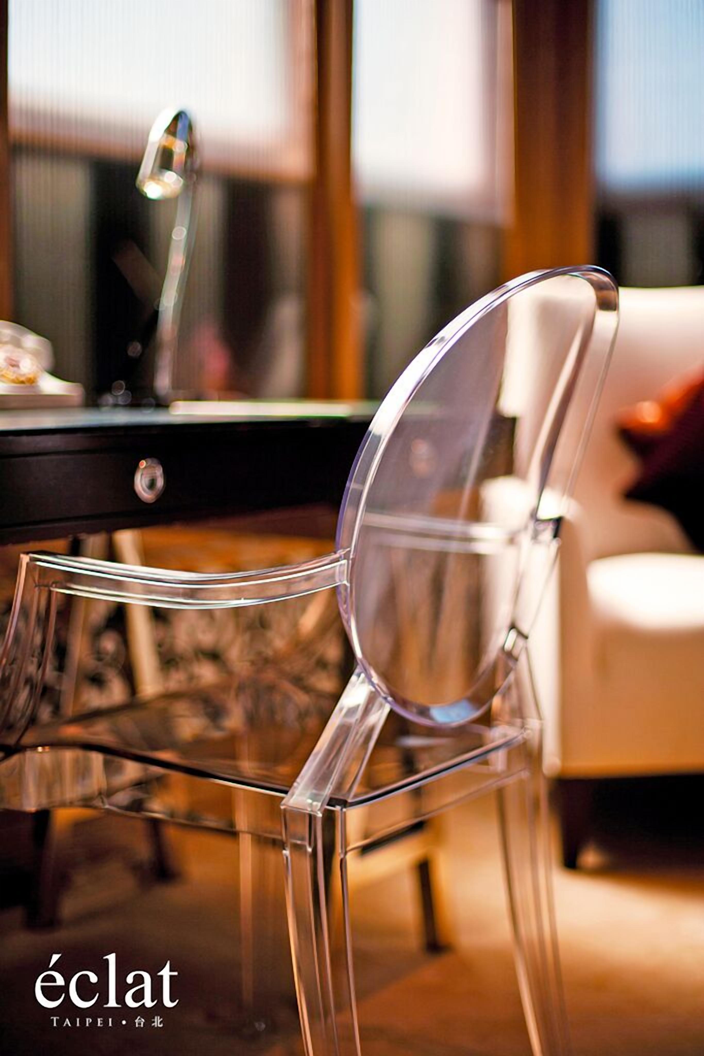 eclat suite, 1 king bed | property amenity