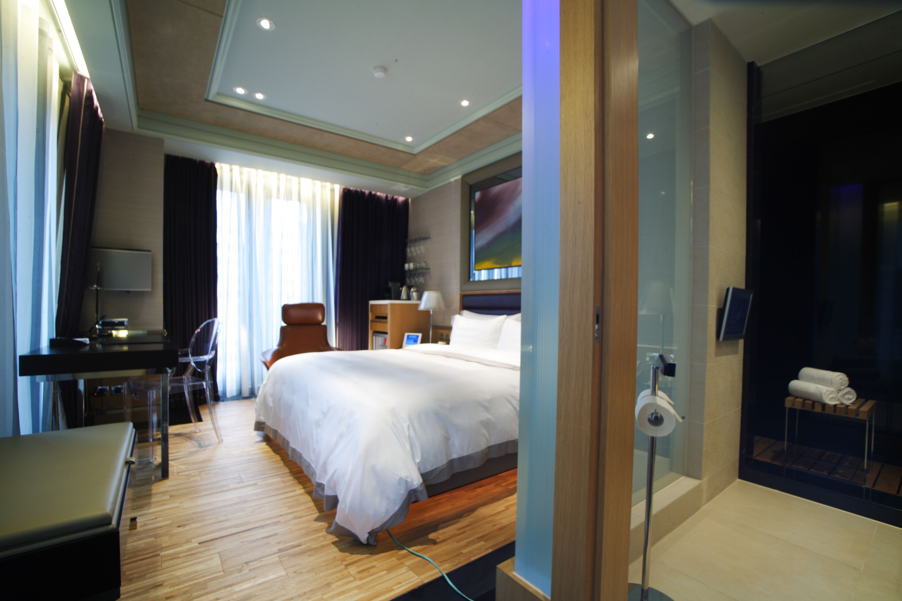 deluxe room, 1 queen bed (grand) | 1 bedroom, egyptian cotton sheets, premium bedding, down duvets