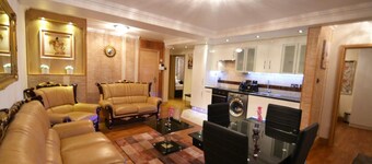 Hyde Park Suites - Apartments