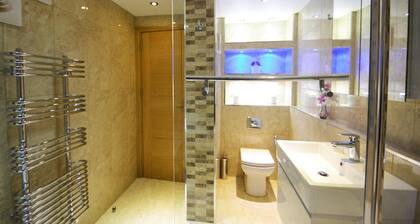 Hyde Park Suites - Apartments