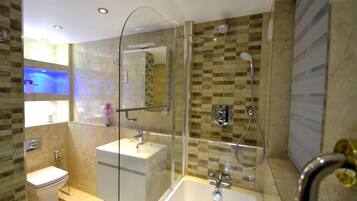 Shower, hair dryer, towels