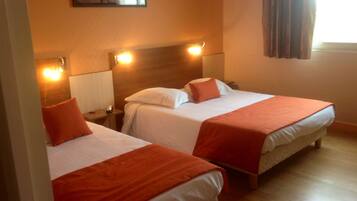 Triple Room | 1 bedroom, desk, blackout drapes, soundproofing