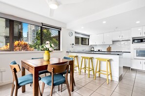 In-room dining - Windward Apartments (Mooloolaba)
