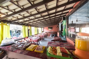 Desayuno buffet incluido todos los días