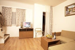 Standard Studio (Main Building) | Living room | Flat-screen TV