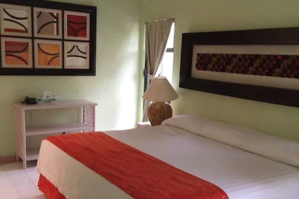 Junior King | In-room safe, desk, blackout drapes, iron/ironing board (on request)