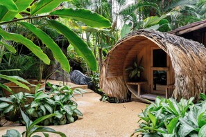 Parihoitohuone(ita), sauna, poreallas, höyrysauna, kuumia lähteitä