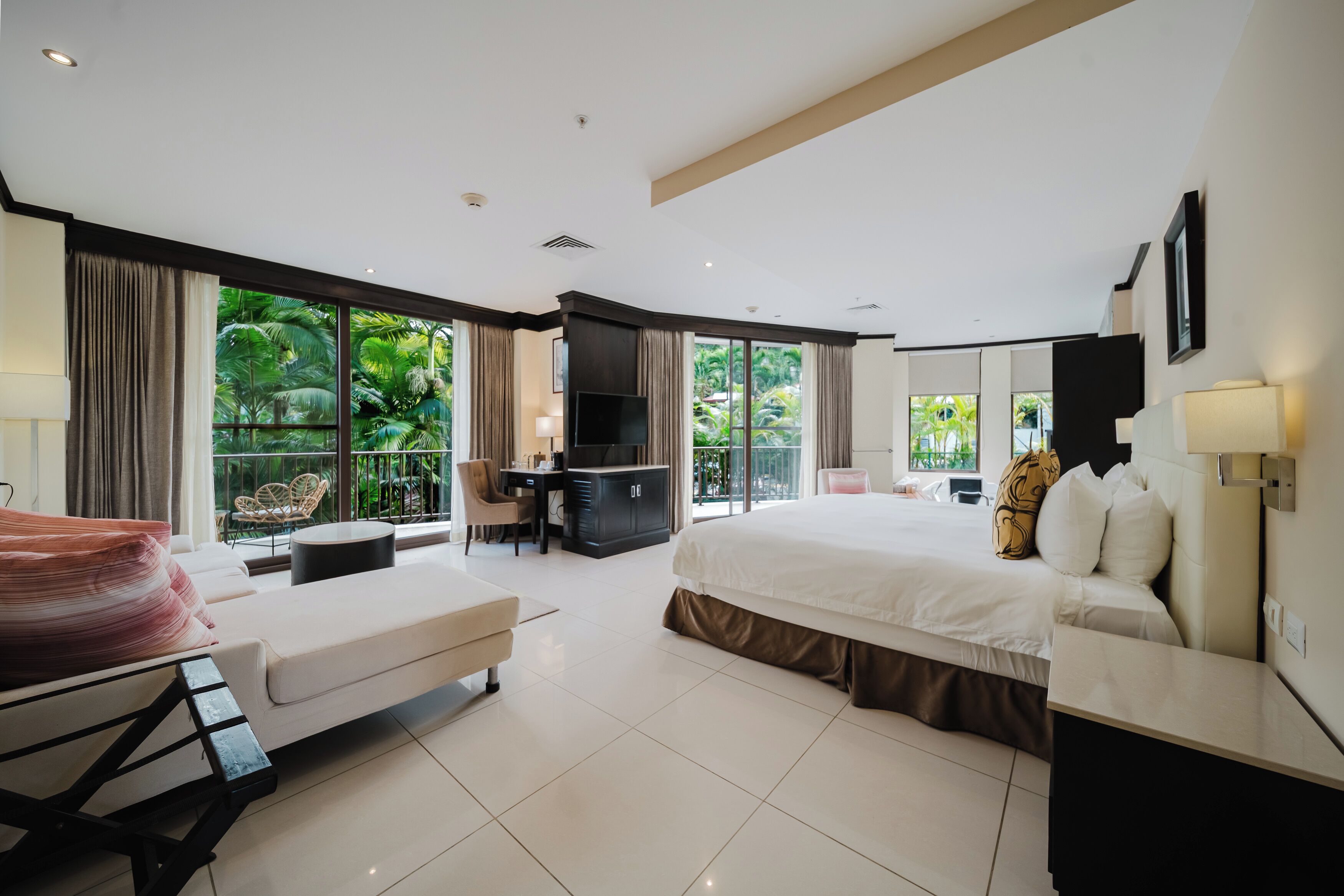 Junior Suite Volcano View | Minibar, individually decorated, individually furnished, desk