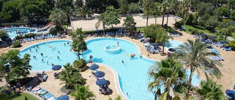 Indoor pool, seasonal outdoor pool, pool loungers